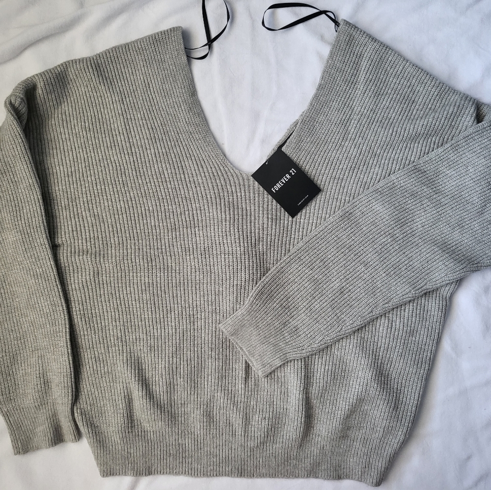 Forever 21 sweater open back lslv L